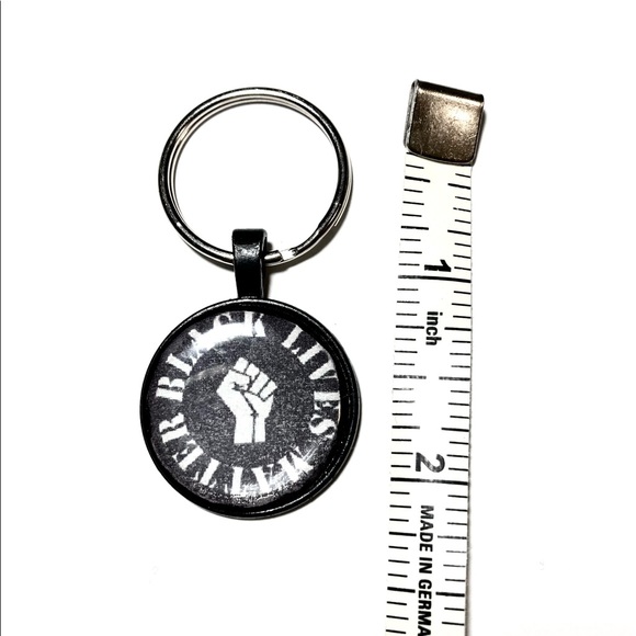 Black Lives Matter Custom Made Keychain - Picture 2 of 4